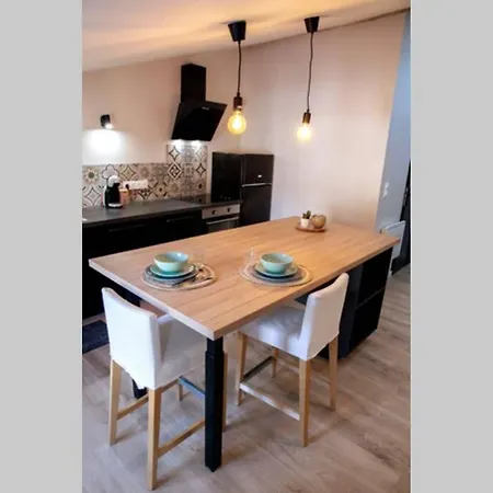 T2 Au Calme , Centre Historique , Entree Autonome Apartment *