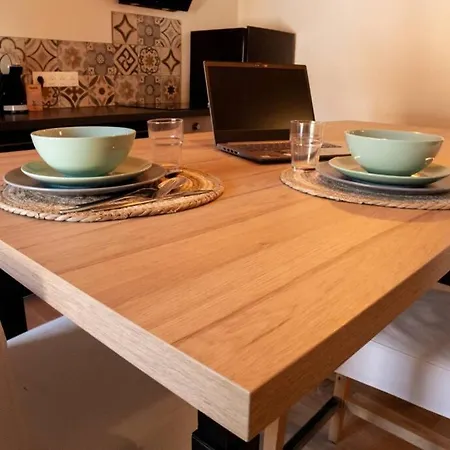 T2 Au Calme , Centre Historique , Entree Autonome Apartment