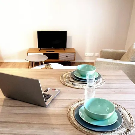 Apartment T2 Au Calme , Centre Historique , Entree Autonome