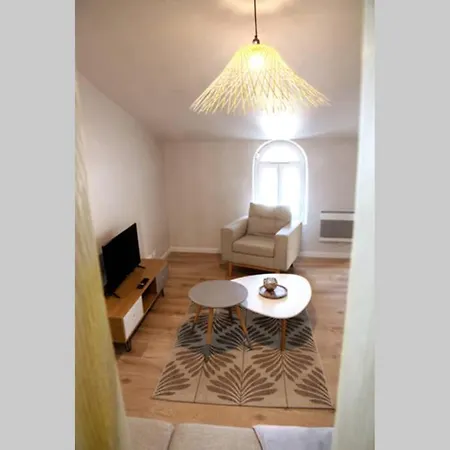 Apartment T2 Au Calme , Centre Historique , Entree Autonome